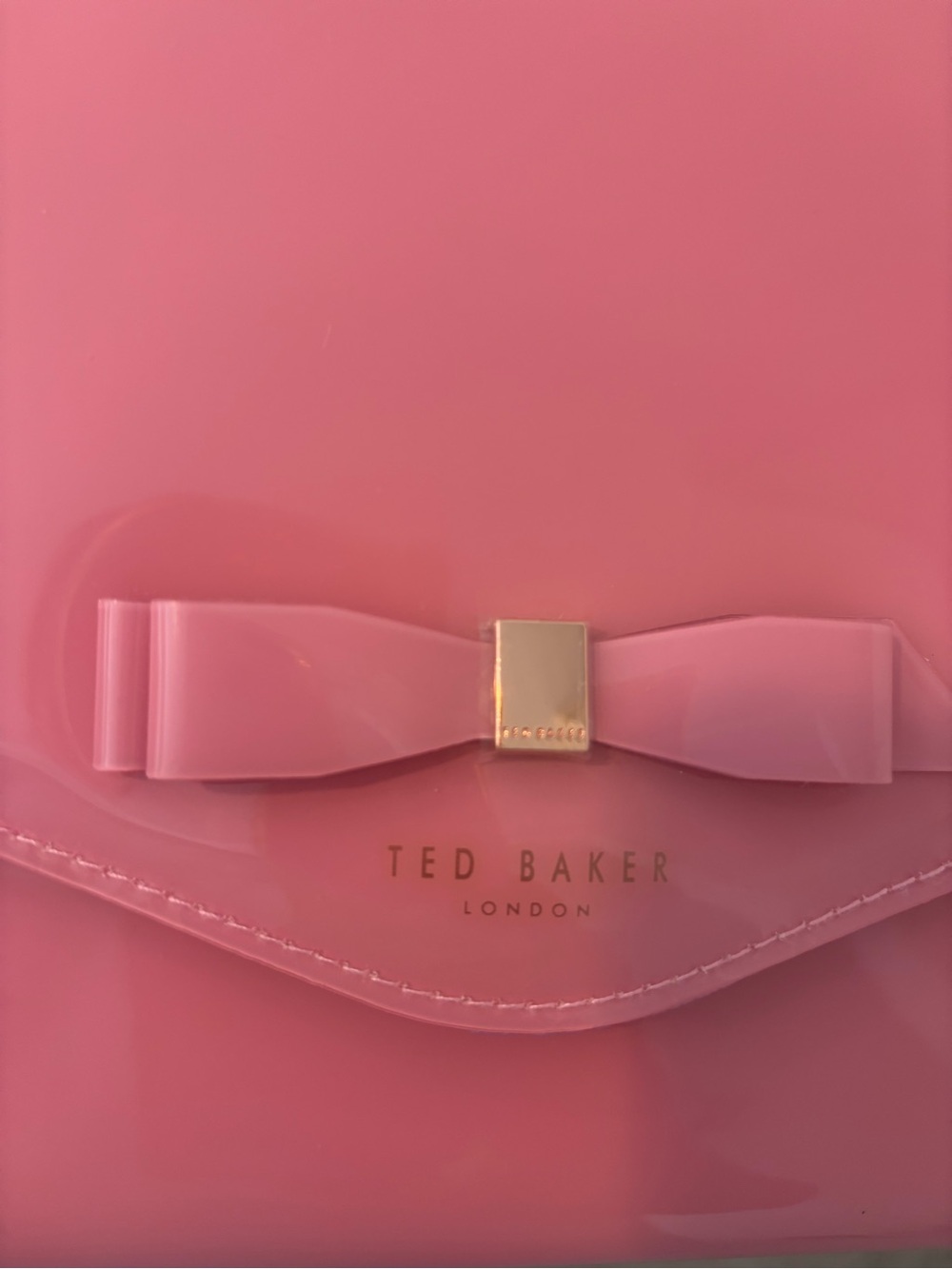 Ted Baker NWOT Gloss Pink Patent Envelope Clutch with Bow - Picture 3 of 8